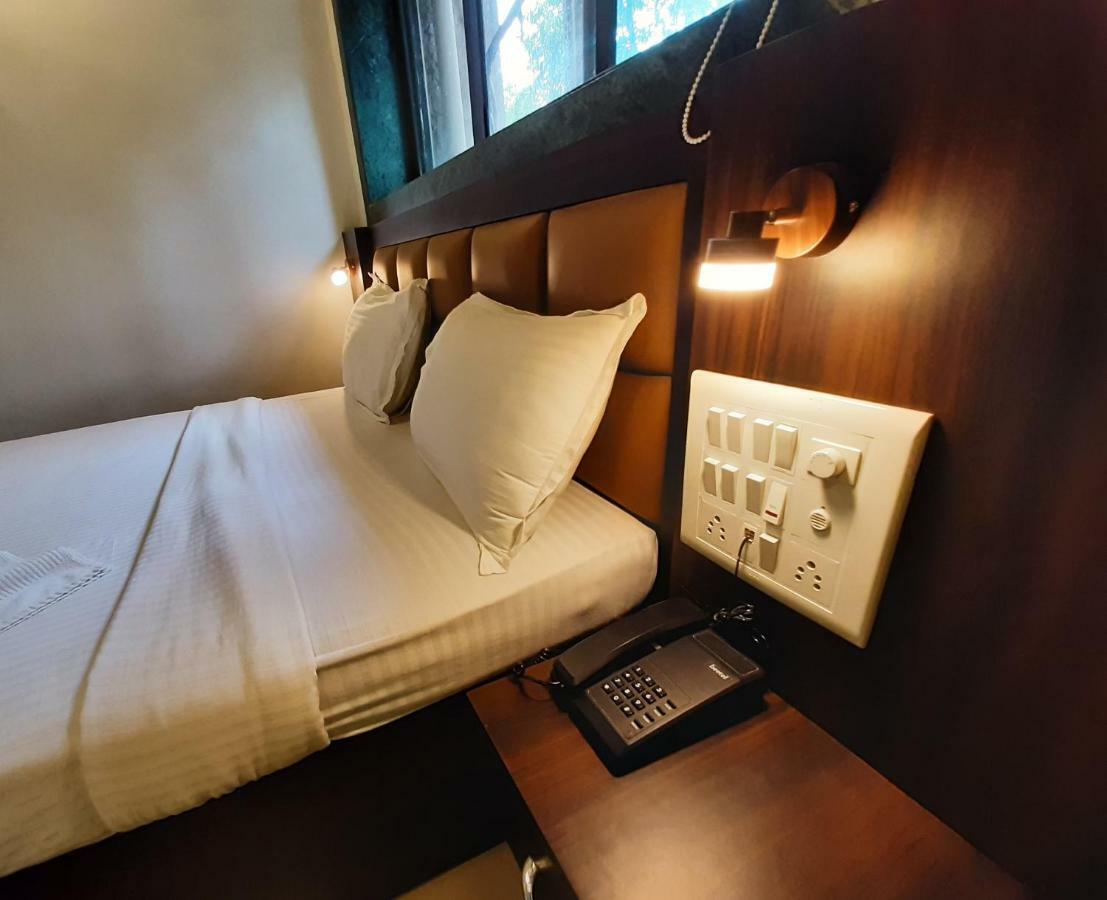 Hotel Royal Comfort Mumbai Exteriör bild