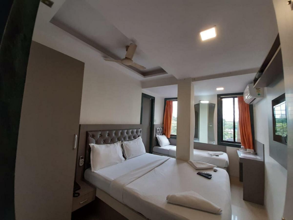 Hotel Royal Comfort Mumbai Exteriör bild