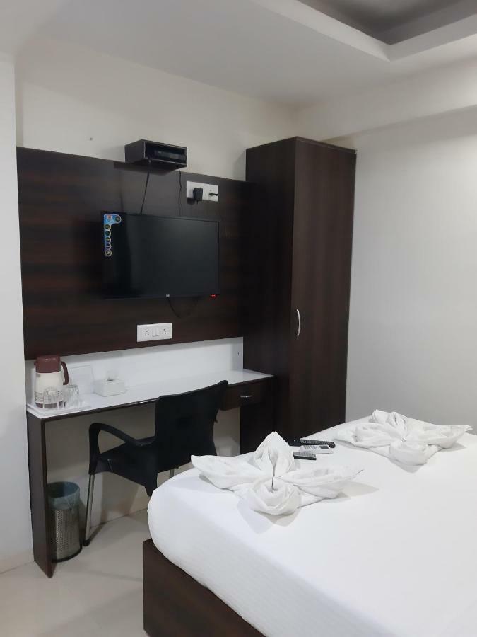 Hotel Royal Comfort Mumbai Exteriör bild