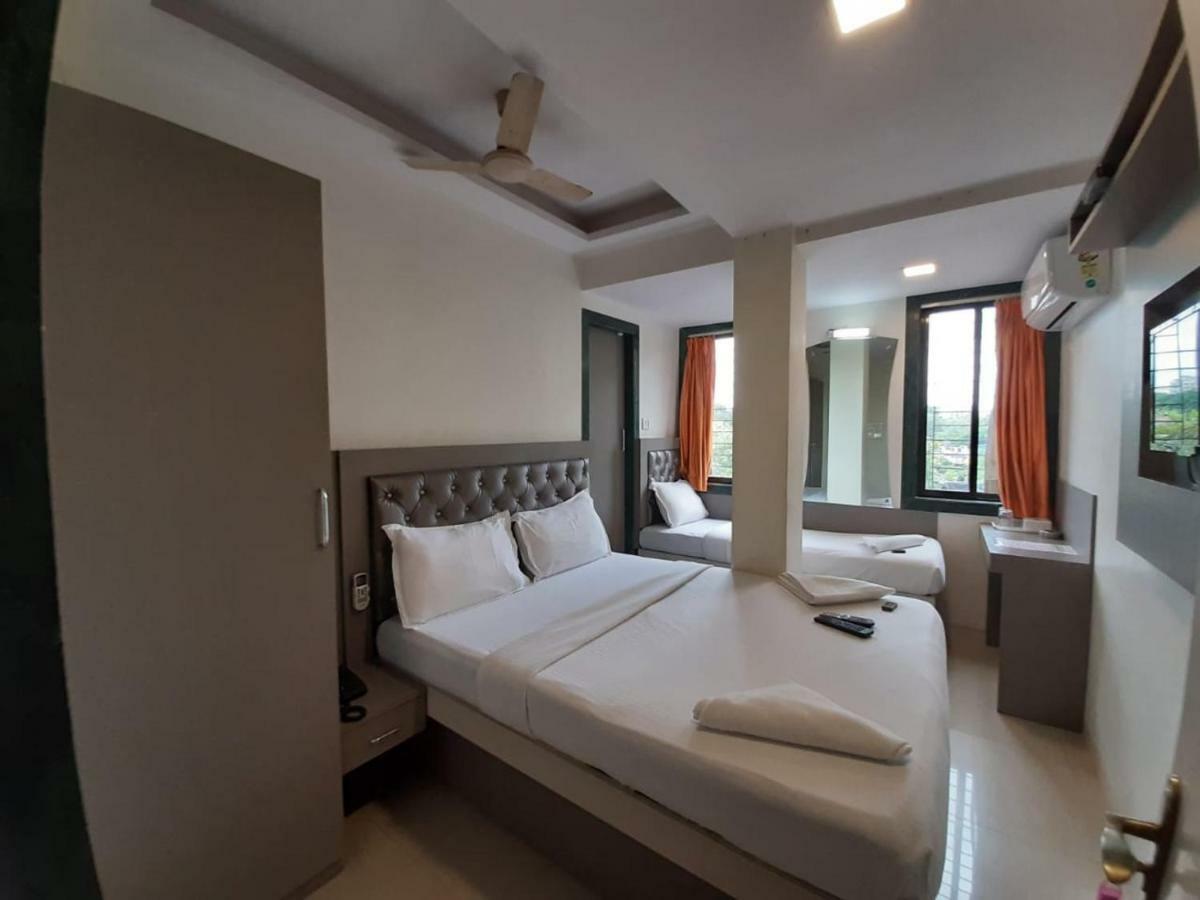 Hotel Royal Comfort Mumbai Exteriör bild